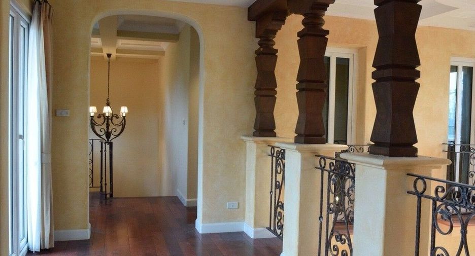 Villa en alquiler de 4 habitaciones en Bang Phli, Samut Prakan