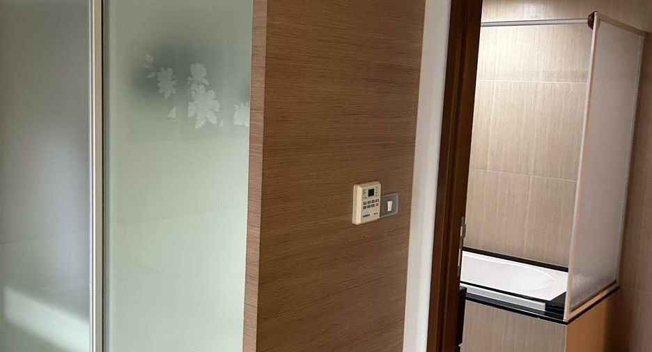 For rent 2 bedrooms condo in Bang Na, Bangkok