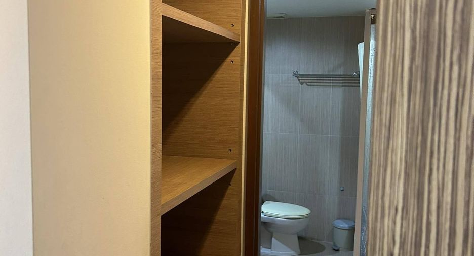 For rent 2 bedrooms condo in Bang Na, Bangkok
