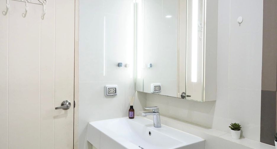 Wohnung zur Miete mit 1 Zimmer in Phra Khanong, Bangkok