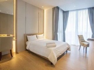 For rent 3 bedrooms condo in Khlong San, Bangkok