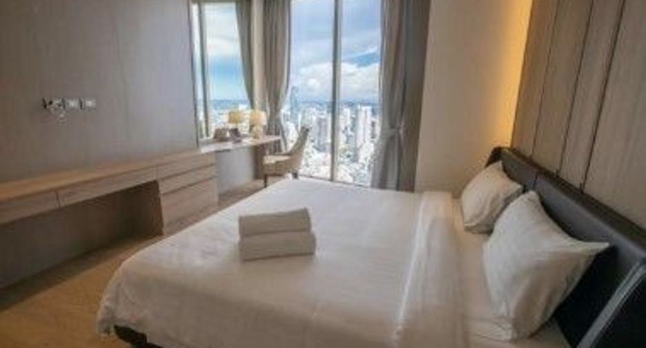For rent 3 bedrooms condo in Khlong San, Bangkok
