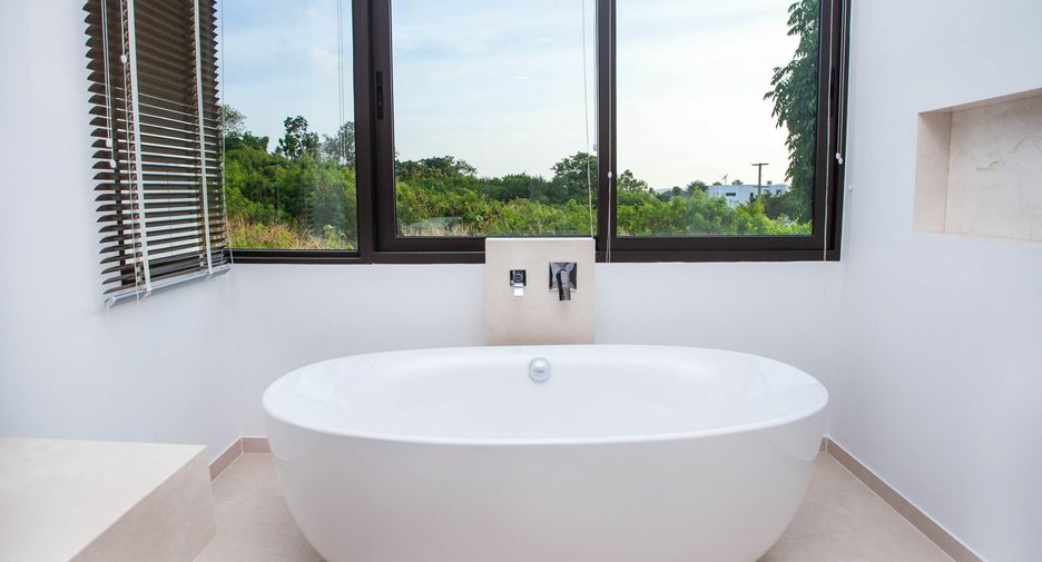 For rent 3 bedrooms villa in Mueang Phuket, Phuket