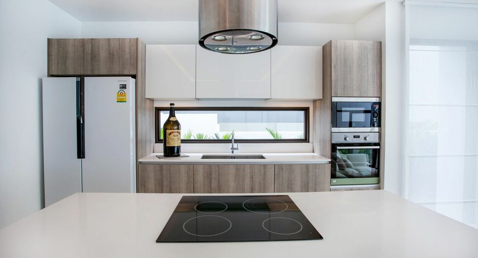 For rent 3 bedrooms villa in Mueang Phuket, Phuket