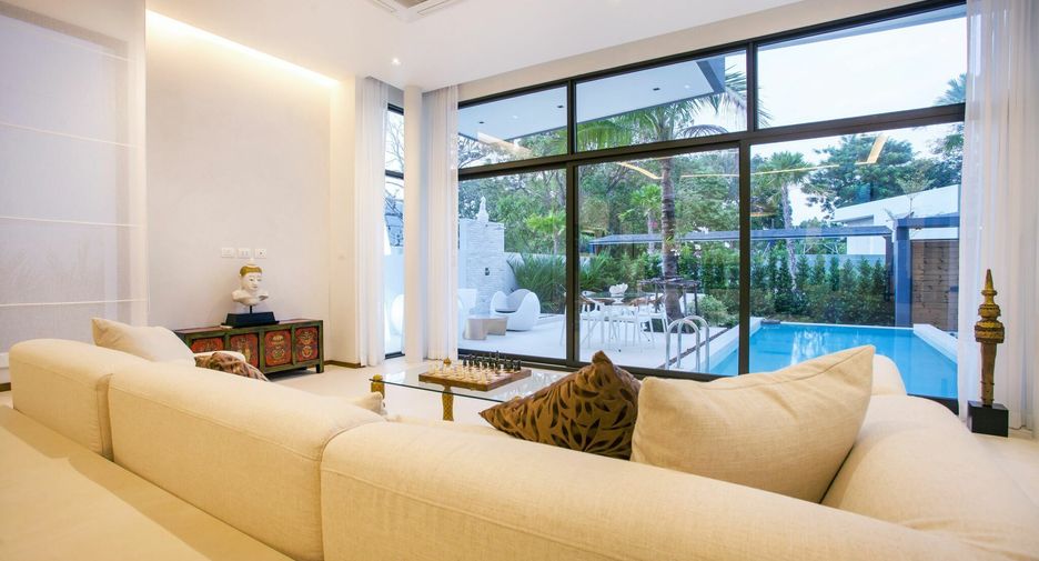 For rent 3 bedrooms villa in Mueang Phuket, Phuket