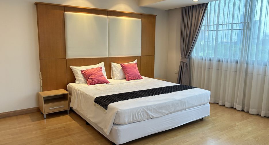 For rent 2 bedrooms apartment in Pathum Wan, Bangkok