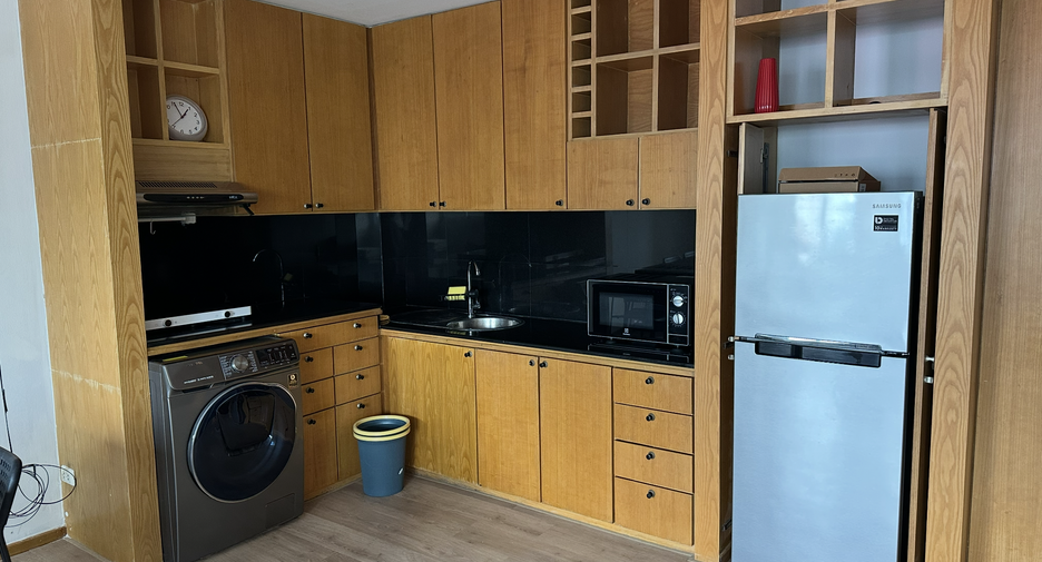 For rent 1 bed condo in Watthana, Bangkok