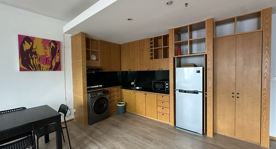 For rent 1 bed condo in Watthana, Bangkok