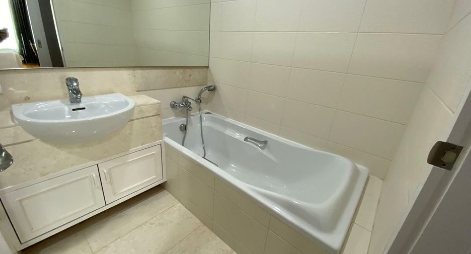 For sale and for rent 2 bedrooms condo in Khlong Toei, Bangkok