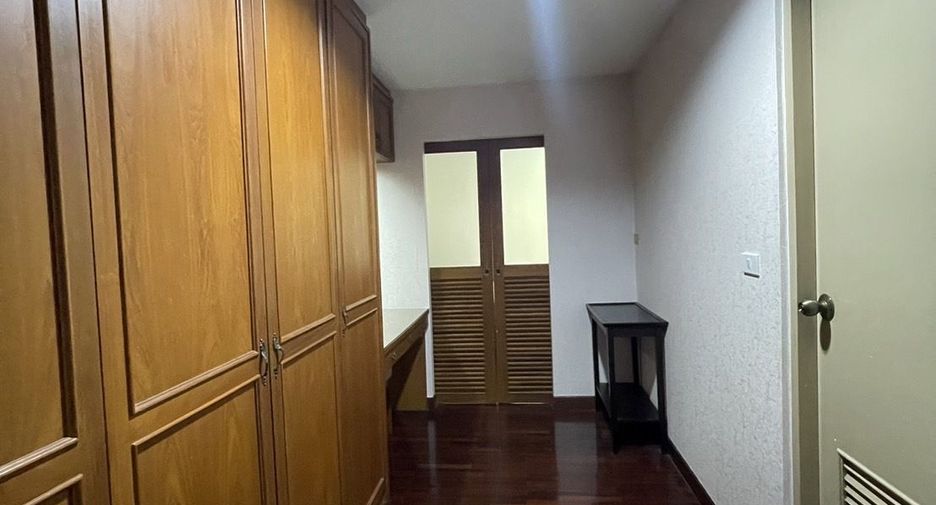 ให้เช่า 3 ห้องนอน คอนโด ใน วัฒนา, กรุงเทพฯ