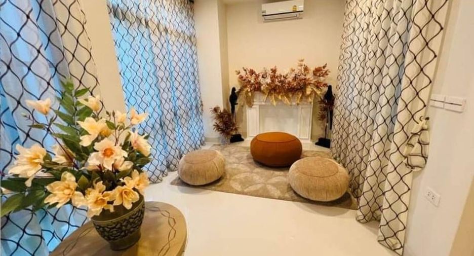 À vendre 4 chambres maison à Saphan Sung, Bangkok