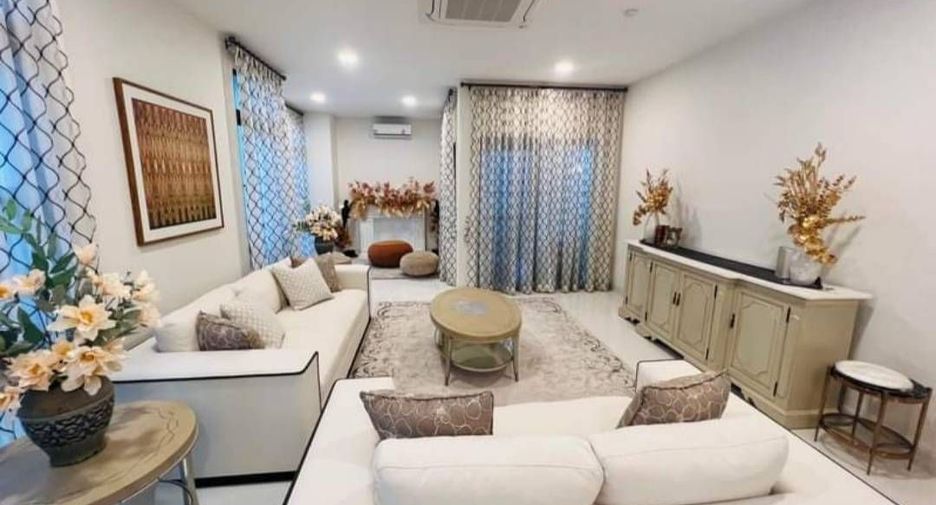 À vendre 4 chambres maison à Saphan Sung, Bangkok
