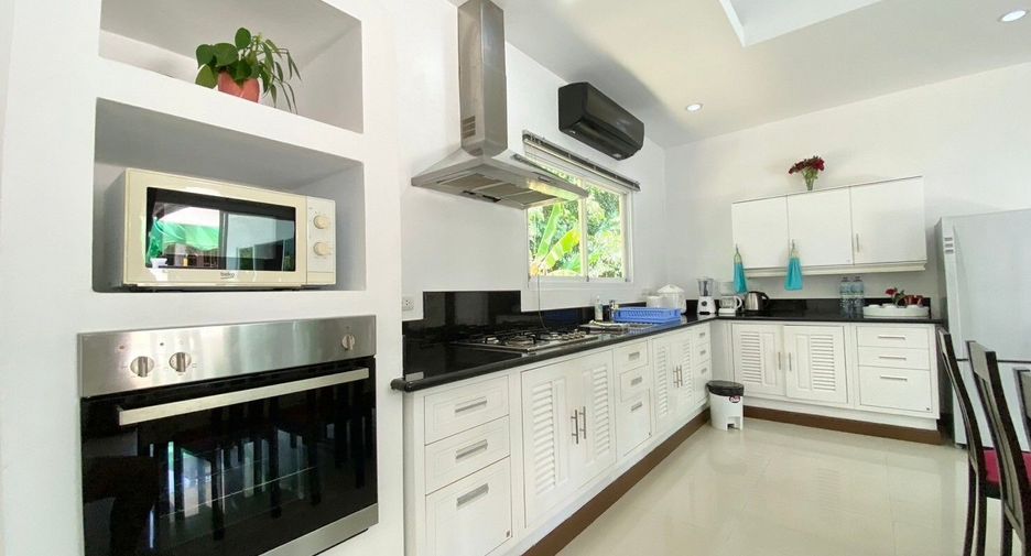 Villa en alquiler de 3 habitaciones en Mueang Phuket, Phuket