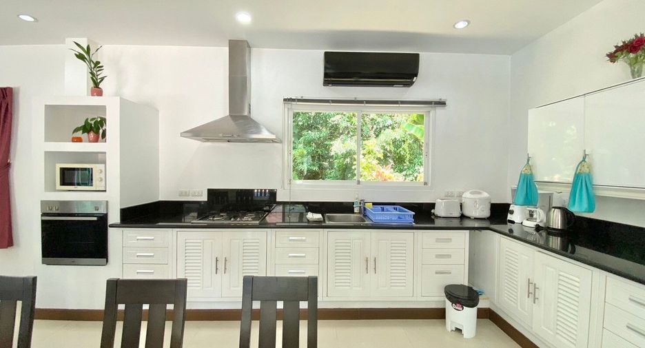 Villa en alquiler de 3 habitaciones en Mueang Phuket, Phuket