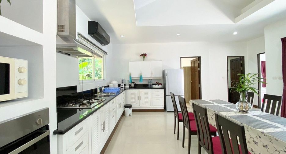 Villa en alquiler de 3 habitaciones en Mueang Phuket, Phuket