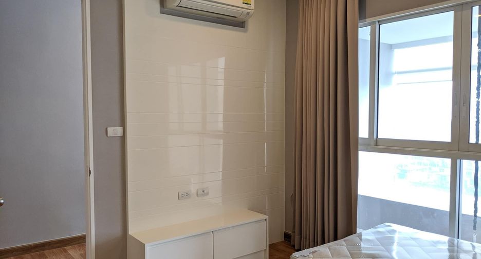 For rent 3 bedrooms condo in Bang Na, Bangkok