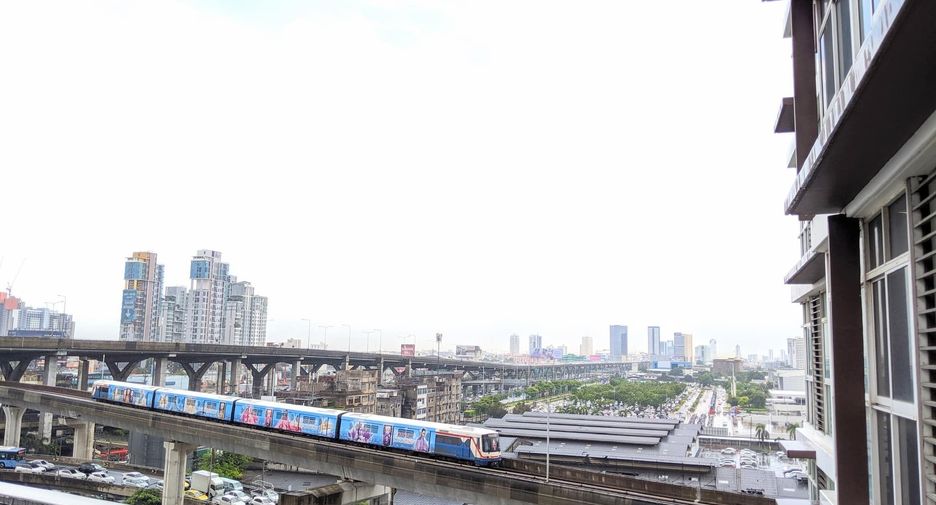 For rent 3 bedrooms condo in Bang Na, Bangkok