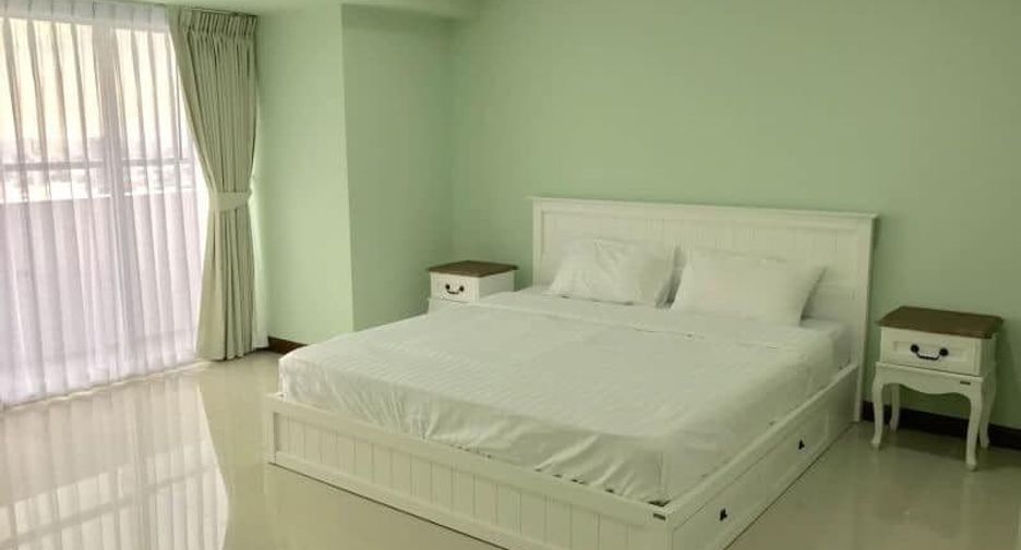 Wohnung zur Miete mit 3 Zimmer in Khlong Toei, Bangkok