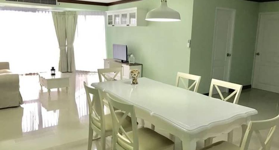 Wohnung zur Miete mit 3 Zimmer in Khlong Toei, Bangkok