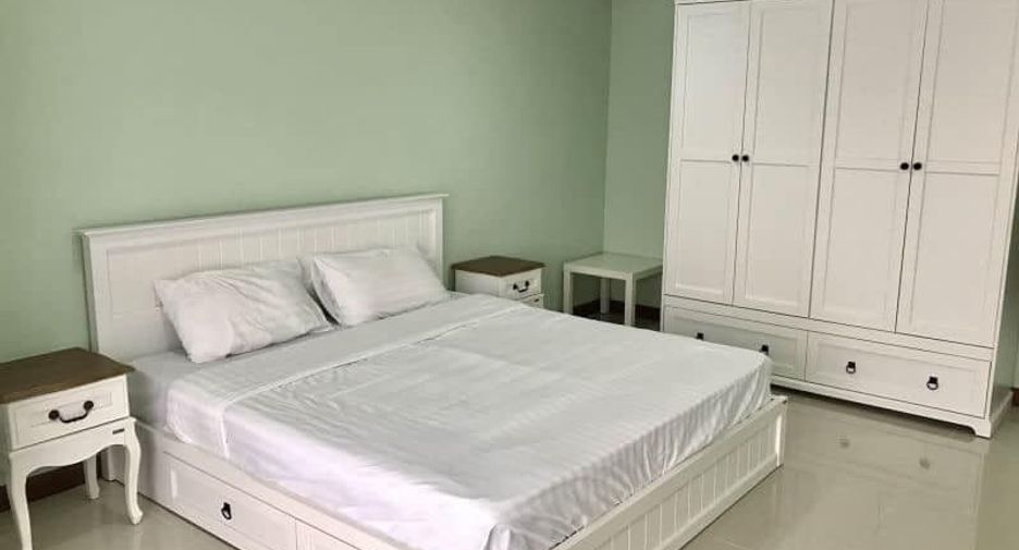 Wohnung zur Miete mit 3 Zimmer in Khlong Toei, Bangkok