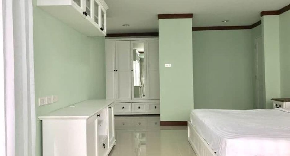 Wohnung zur Miete mit 3 Zimmer in Khlong Toei, Bangkok