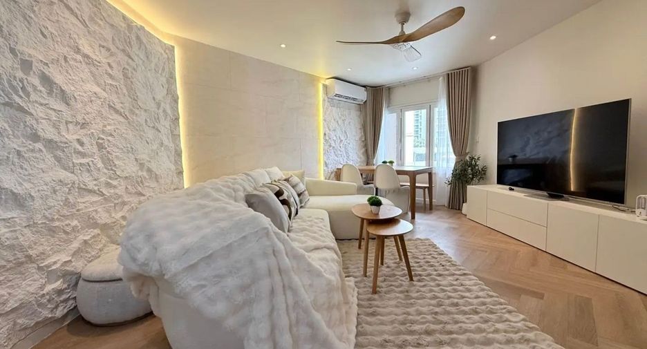 For rent 2 bedrooms condo in Yan Nawa, Bangkok
