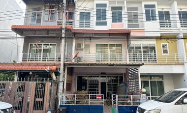 出售 4 卧室 联排别墅 在 Nong Khaem, 曼谷