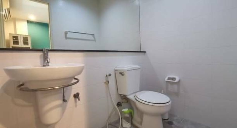 For sale 3 bedrooms townhouse in Phasi Charoen, Bangkok