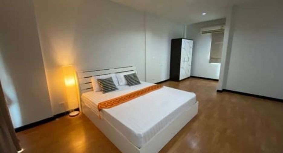 For sale 3 bedrooms townhouse in Phasi Charoen, Bangkok