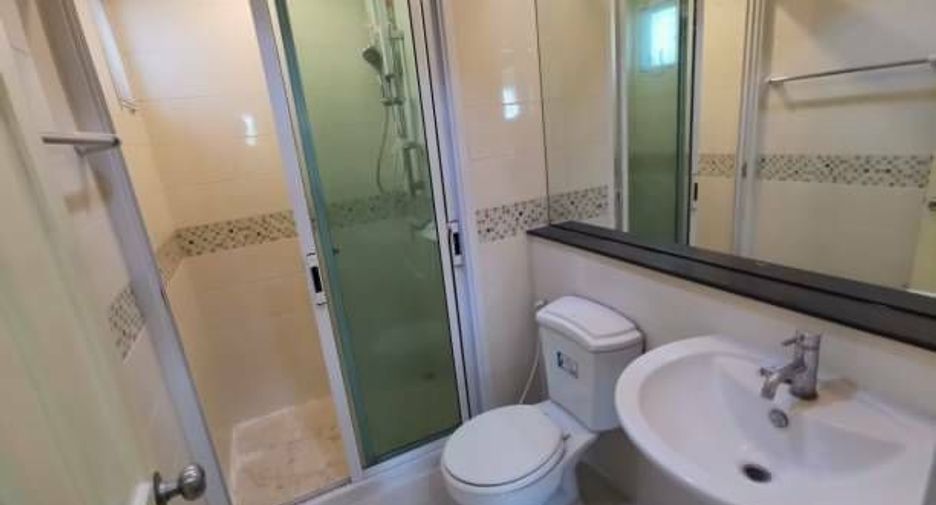 For sale 3 bedrooms townhouse in Phasi Charoen, Bangkok