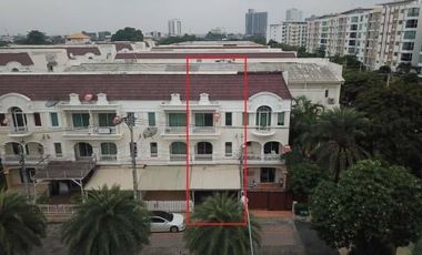 Reihenhaus zum Kauf mit 3 Zimmer in Phasi Charoen, Bangkok