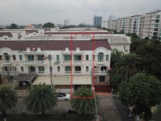 Reihenhaus zum Kauf mit 3 Zimmer in Phasi Charoen, Bangkok