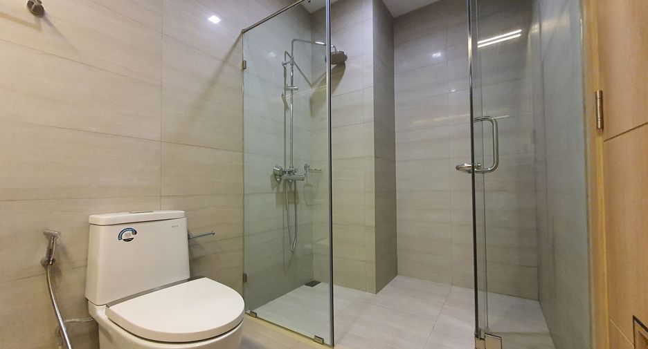 For rent 3 bedrooms condo in Chatuchak, Bangkok