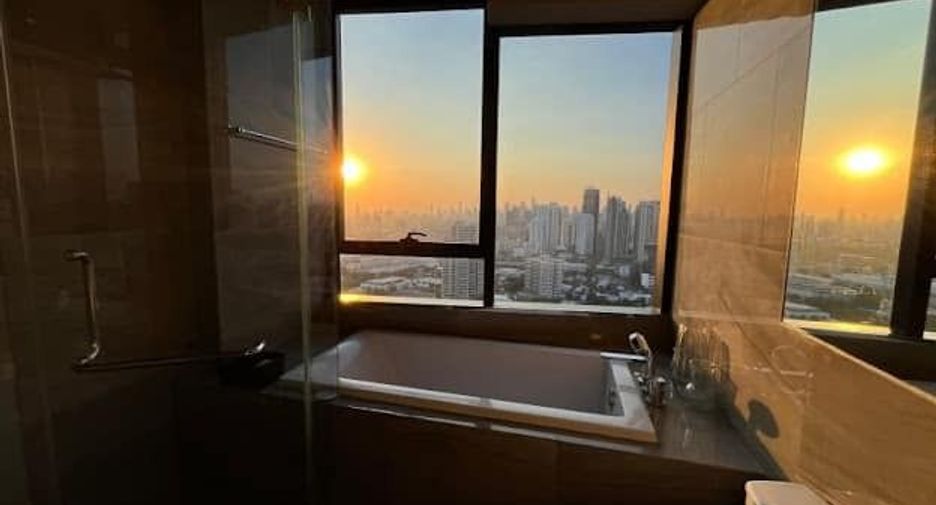 For rent 1 bed condo in Khlong Toei, Bangkok