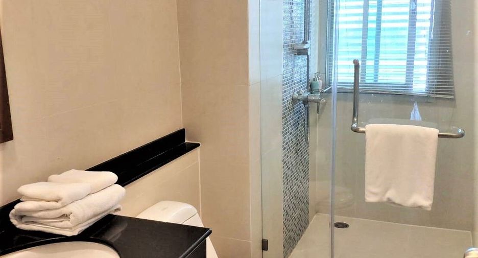 For rent 3 bedrooms condo in Sathon, Bangkok