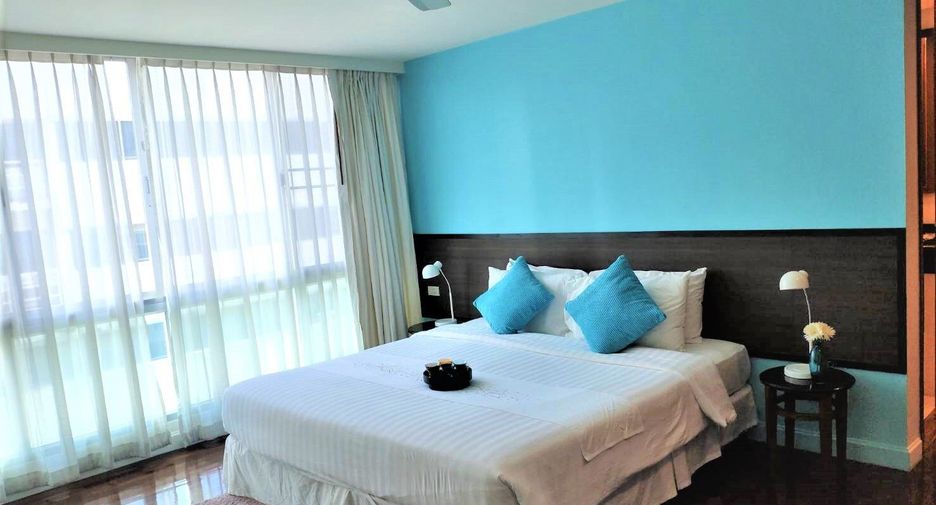For rent 3 bedrooms condo in Sathon, Bangkok