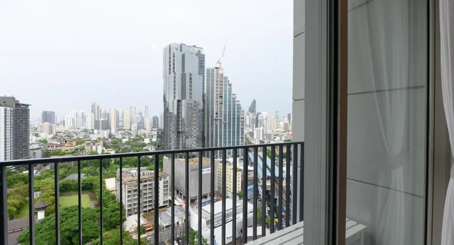 For rent 1 bed condo in Khlong Toei, Bangkok
