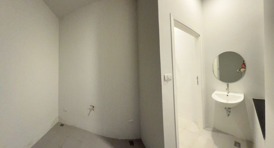 For rent 4 bedrooms house in Suan Luang, Bangkok