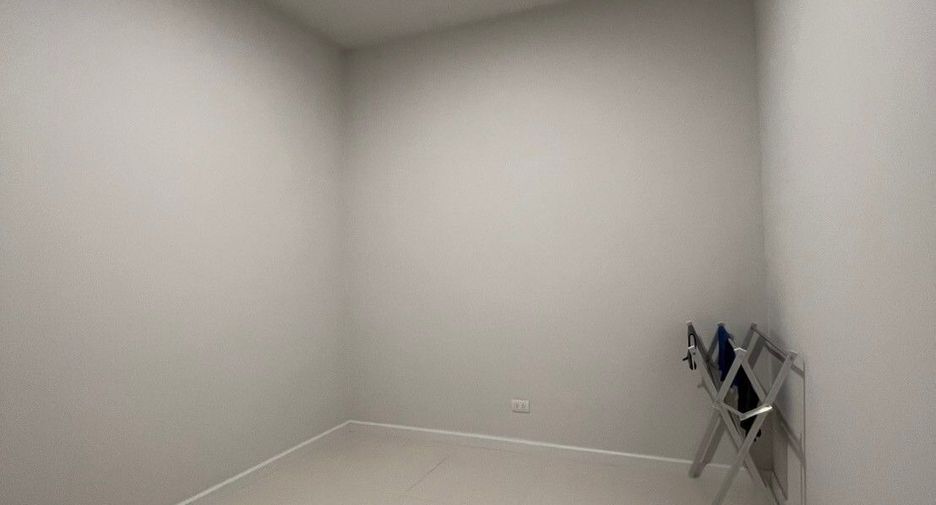 For rent 4 bedrooms house in Suan Luang, Bangkok