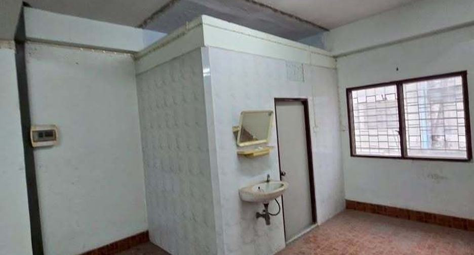 For rent retail Space in Bang Khun Thian, Bangkok