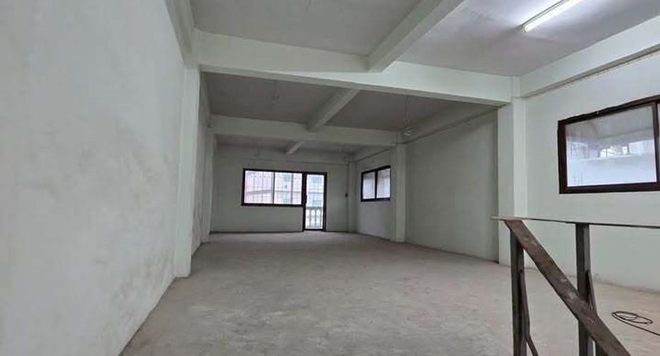 For rent retail Space in Bang Khun Thian, Bangkok