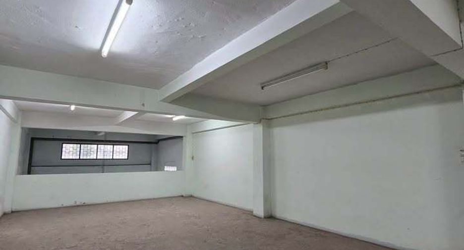 For rent retail Space in Bang Khun Thian, Bangkok