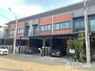 Reihenhaus zum Kauf mit 4 Zimmer in Chom Thong, Bangkok