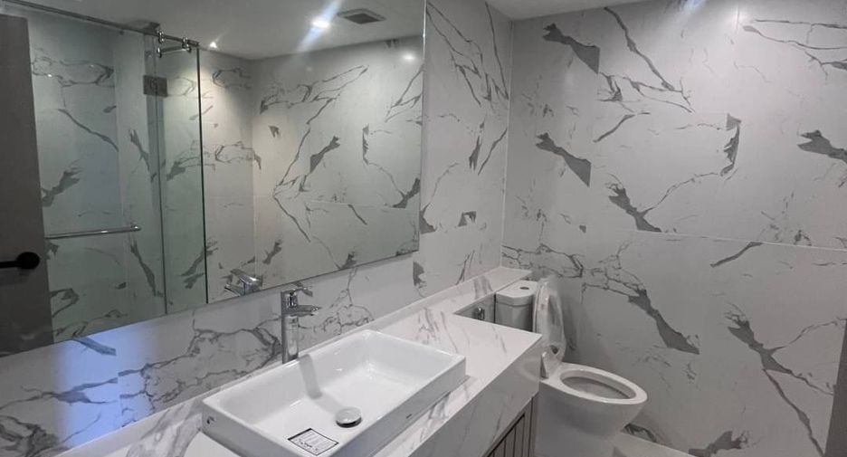 For rent 3 bedrooms condo in Pathum Wan, Bangkok