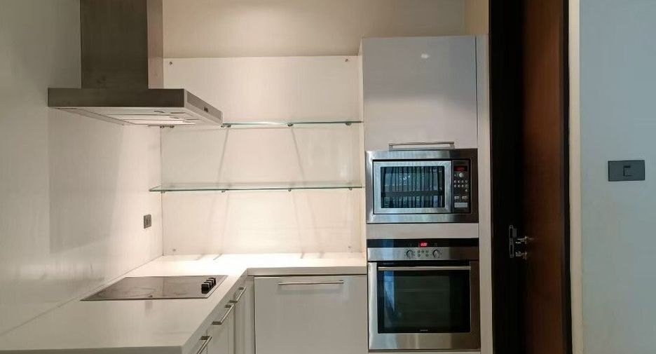 For rent 4 bedrooms condo in Khlong Toei, Bangkok