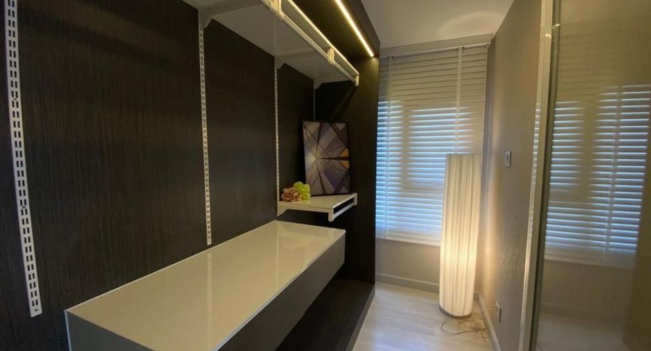 À vendre 2 chambres condo à Sathon, Bangkok
