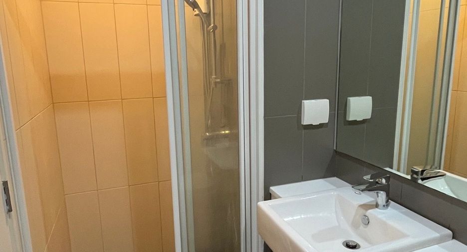 Продажа 2 спальни кондо в Хуаи Кхщанг, Бангкок