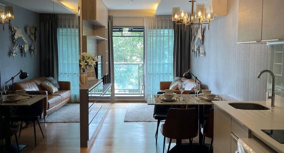 For rent 2 bedrooms condo in Watthana, Bangkok