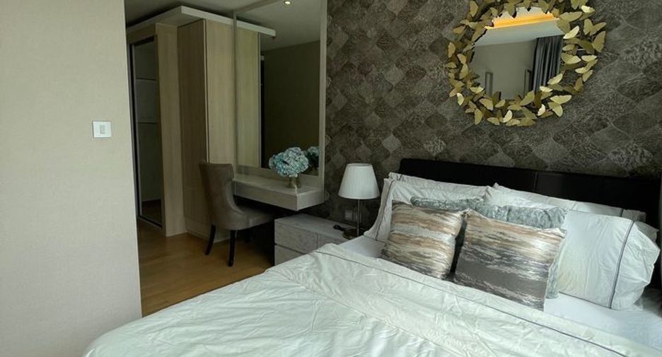 For rent 2 bedrooms condo in Watthana, Bangkok