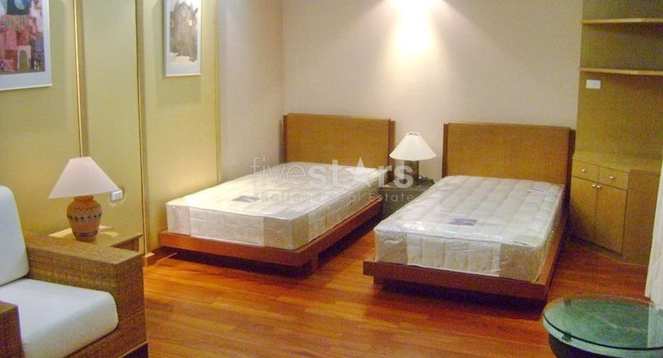 For rent 4 ベッドルーム condo in Pathum Wan, Bangkok